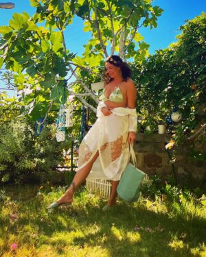 Ayçin İnci Instagram - Ben çok sevdim, siz de sevdiniz mi? 💚🍀💗 Ve tabi bu güzel fotoğraflar için teşekkür etmem gereken isim #photographer @sinemayseli 📸 🙏🏻🤍 4. Fotoğraf çok şirin, ismi “bitti mii yaşasın ben kaçıyorum” 😉😘