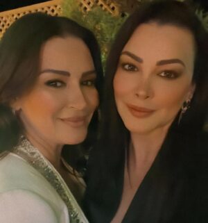 Ayçin İnci Instagram - Yüzü güzel ruhu güzel kalbi güzelim iyi ki doğdun kardeşim..💜🌸Tüm dileklerin gerçek olsun her şeyin en iyisini hak ediyorsun çünkü herkes için sen de hep en iyisini diliyorsun.Kendin dışında kimse ile savaşın yok! Hayat sana sağlık neşe bol kahkaha her zaman seni anlayan her halinle seven dostlar versin..Her zaman özgürce kendin gibi olduğun insanlarla devam et yaşamına çünkü bu çok önemli.. İşin özü hep böyle kal hiç değişme..Şarkıda ki gibi başkası olma kendin ol böyle çok daha güzelsin anasının kuzusu ciğerimin köşesi ..Şarkının finalinde de dediği gibi Kız hepsi senin mi ?? 😉😜🙈🙃😂🤣
Güzellik seni çok seviyorum kardeşim karındaşım  yolun hep güzelliklere güzel insanlara çıksın 🙏🏻🍀💓💕 @aycininci @cigkarakoc @baharmehmedov 
Ne güzel oluyor Nisan ayının son haftası  30 Nisan benim 3 Mayıs senin doğumgünün  kutlu doğum haftamız oluyor bir hafta 😜😉