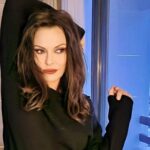 Aydan Şener Instagram - Hayat hep karşınıza koşullar ne olursa olsun sizi incitemeyecek kadar iyi kalpli güzel insanları çıkarsın..Kötülerin cezasını ilahi adalet er geç verecektir zaten..Sevgiyle kalın..🙏💐💕