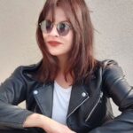 Aydan Şener Instagram - Her zaman eğer kadınlar yönetseydi dünya çok daha şiddetsiz,savaşsız,yaşanılır bir yer olurdu diye düşünürüm..Kadınların hayatın her alanında daha çok var olacağı,asla hiçbir şekilde şiddet görmeyeceği bir dünya dileğimle tüm kadınlara kucak dolusu sevgiler..❤ #8martdünyakadınlargünü