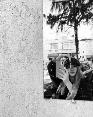 Ayfer Tokatlı Instagram - Şimdiden geçmişe aynalandınız🪞