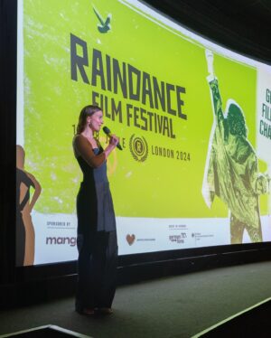 Aylin Tezel Instagram - @raindancefilmfestival thank you so much for making my dream come true. @chrissfulton asked me when I auditioned him for the main role Ian in FALLING INTO PLACE : What do you want to achieve with the film, what’s the dream? And I said: it’s quite a simple one, I would love to sit in @curzoncinemas in Soho one day and watch the film. 
…Well, it happened ✨♥️

Thank you to our Scottish producer @johndmckay from @compact.pictures and our amazing cast for celebrating the London premiere together @chrissfulton @layoakin @julietcowan1 @theblackpaddy @bravelittlenote @cbaz13 @alexmasonact 

Thanks to my stylist @malaikaland for dressing me in @cosstores thanks to @loewscommunications & @aeyde 

Photos©️: @raindancefilmfestival