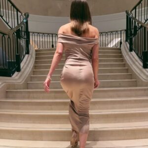 Aylin Tezel Instagram - @berlinale Opening Ceremony in a @malaikaraiss dreamy dress and having my bro @jerryhoffmann by my side 

Jewels by @cartier
Shoes @jimmychoo
Glam by @denise_grundmann 
Captured by hiitsmani