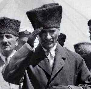 Aylin Kabasakal Instagram - Atatürk kırmızı çizgimizdir .#gsvsfb 🇹🇷🇹🇷🇹🇷🇹🇷🇹🇷