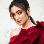 Ayoshi Talukdar Instagram - Do not settle for something less extraordinary than the magic you hold✨💫♥️ Outfit: @dagdai Makeup: @sahababusona Hair: @ginni_love21 Styling: @subrata4462 Photography: @abhinaskarphotography #instagram #instagood #love