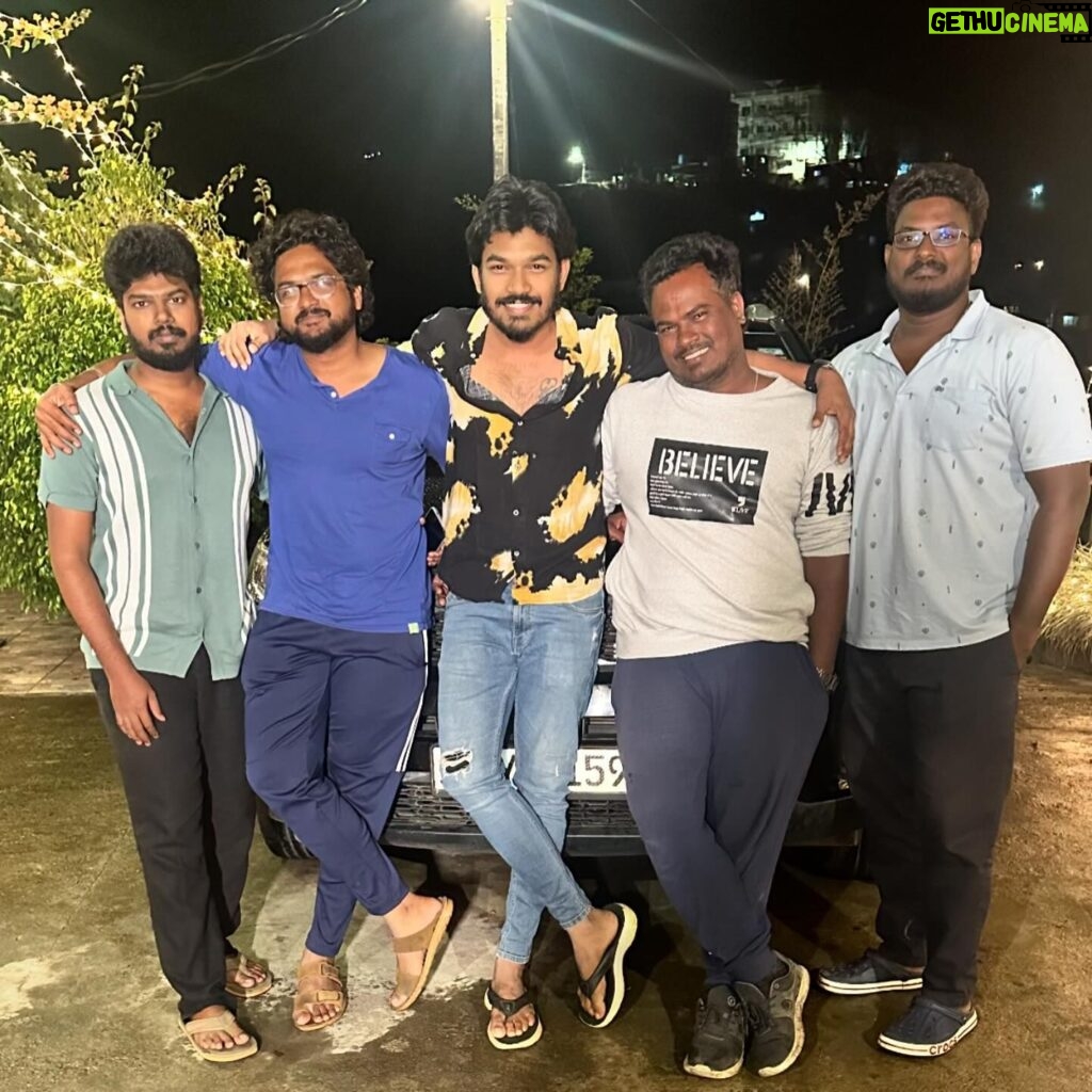 Ayraa Instagram - That’s a wrap from srilanka..! @dir_jey @ayraa__official @srikantbanthiya @bob_gugan @anbazhagan_film_maker @thegokulofficial @dharshanravikumarmusic @rinoshaseenath @robertyorick @prash_jay13 @nisha.monisha.5688