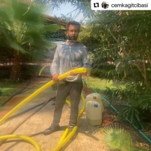 Ayşe Şule Bilgiç Instagram - Yıllardır “YOKLUK YARATICILIĞI” diye bir kavramdan bahsederim. Bilen bilir. Buyurun güzel yurdumun insanları yokken var etmek için nasıl çaba harcamış. İnsanlar bu icatlarla şu an yangın söndürüyorlar!
KAYDIRMALI POSTA BAKIN. 

NOT: Yaratıcılık allaha mahsus yazanları engelleyeceğim. Bizim allah’ın verdği bir yaratıcılığımız var azcık ne demek istediğime kafa yorun ezberden muhalefet etmeden önce! 

#Repost @cemkagitcibasi with @make_repost
・・・
Yardımcı olmak isteyenler gerekli bölgelere su tankı, güçlü benzinli su pompası ve hortum gönderelim lütfen en etkili yangınla mücadele yöntemi şuan için bu. Kamyoneti ve pick up aracı olanlara bunları ulaştıralım. 
Yangın her geçen gün yayılıyor, ayakkabı, yanmaz kıyafetlerle bu yangınları söndüremeyiz. Lütfen bu postu herkese ulaştıralım. #yarindegilbugun