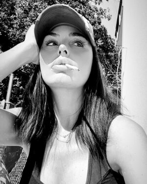 Aysu Baçeoğlu Instagram - Cut the  crup !!