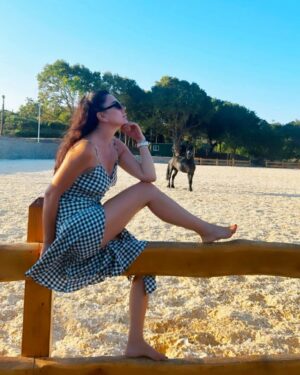 Aysu Baçeoğlu Instagram - You are my favorite place to go to when my mind searches for peace..🥂🤍🥰☀️

#aşk
#summer
#sunshinne