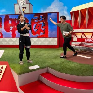 Ayumi Hirodo Instagram - ウラ熱闘⚾️
スタジオの展開はじっくり話し合いながら決めていきます！
昨日のオンエア見ていただいた方にはわかるこの解説シーン！

いつでも運動できる格好がモットーです😛

#熱闘甲子園