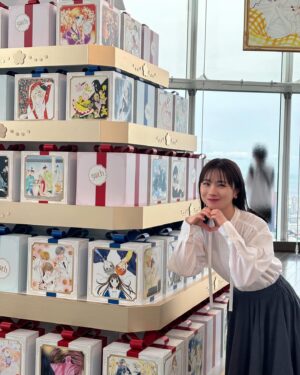 Ayumi Ishida Instagram - 花とゆめ 創刊50周年🤍
 
 

おめでとうございます！
 
 
先日行ってきた、花とゆめ展
 
数々の原画展示がある中で、
私は特にフルーツバスケットの前で足を止め、
 
他のお客さまも、
その作品が特にお好きなんだろうな...
ってすぐに分かるくらいに、
それぞれに足を止めてて、

いろんな好きがあっていいなぁ😌🫶🏻

とすごくすごく思った空間でした

 
 
#花とゆめ
#花とゆめ展 
#フルーツバスケット
#モーニング娘24
#morningmusume24
#石田亜佑美 
#原画をきっかけに気になった作品が多々...
#ぼくの地球を守って #読みはじめました
#学園アリス #先にアニメで一気見したけれど漫画の方がもっともっと続くやつですね...？
