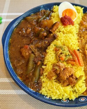 Ayumi Ishida Instagram - Curry Dice さん
 
 
@miyo_hirai.official 一緒に食べた☺️💜
 
@currydice 
🐃牛スジ インゲン じゃがいもカレー
🐓ダールチキンキーマカレー
 
みよちゃんもカレー好きでいてくれて、
誘うと一緒にカレー食べてくれますありがとう🤍
 
 
#平井美葉
#スパイスカレー
#currydice
#モーニング娘24
#morningmusume24
#石田亜佑美 
#石田の食レポ 
#とてもいい時間だったぁ