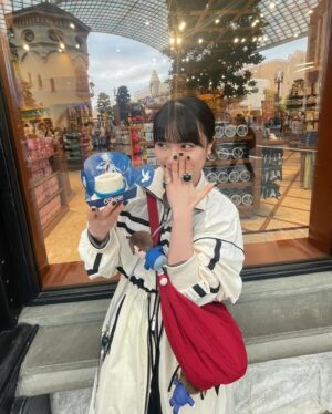 Ayumi Ishida Instagram - 卒業を決めたこと、お知らせさせてください🪽
 
 
 
 
モーニング娘。が表現する、
強さ、本気さ、その魂が大好きなので、
もちろん残りの半年も、
その魂を燃やし、
大切な皆さまへ感謝の気持ちを込め、
大切な仲間たちと最後まで駆け抜けます🍀

2011年9月29日から、13年
伝えたいありがとうがいっぱいあります
まだまだ燃えているぞ私は
 
 
特に明日は、日本武道館公演！
ツアーファイナル！

どうぞ応援よろしくお願いいたします
 
 
 
#モーニング娘24
#morningmusume24
#石田亜佑美