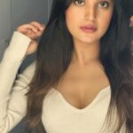 Ayushi Khurana Instagram - Capcut slo mo is my favourite ❤️ #trendingreels #trendingsongs