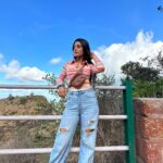 Ayushi Khurana Instagram - Matheran diaries 🫰🏻 #travelreels #trendingreels #trendingsongs