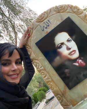 Azade Mehdizade Instagram - .
چه سلفی قشنگی شد مامان🤍🤍🤍

روحت شاد🌱🤍🌱
 
میدونم حواست به من هست حِست می کنم مامان🤍🌱🌱🌱🌱