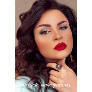Azadeh Porbaha Instagram - #christmasmakeup 🎄
سلام سلام 🤶🏻
شروع کنیم میکاپ های کریسمسی
سبز و قرمزی 💄🎄

🎄🎄🎄🎄🎄🎄
@azade_makeupartist83 
🎄🎄🎄🎄🎄🎄
#azade_makeupartist83#christmas#majeupartist#makeupchallenge#christmasnails#christmasdecor#christmasdesign#hudabeauty#kryolanofficial#tartecosmetics#makeuptutorial 
🎄🎄🎄🎄🎄🎄
#آزاده_میکاپ_آرتیست#میکاپ_صورت#میکاپ_عروس#کریسمس#کریسمسی#میکاپ_حرفه_ای#چالش_جدید