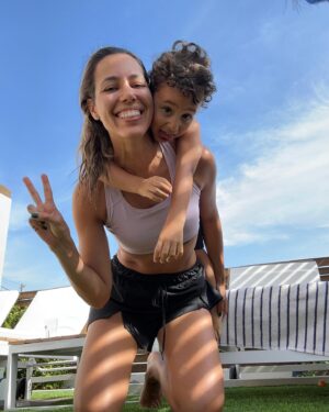 Bárbara Corby Instagram - Feliz Dia do “tudo está bem se os meus filhos estão bem”🤍
