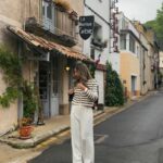 Bárbara Corby Instagram - Por Avène 🌱 Uma vila pitoresca, com apenas 450 habitantes, onde pessoas de todo o mundo vêm à procura das propriedades terapêuticas da água termal da @avene ! #avene #france