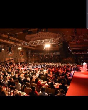 Bülent Ersoy Instagram - Ankara 🎶🎶🎶 @haluk_senturk @332plus @arzu_acay @birsensirin @mehmetyigitparis @suat_filiz_ 🌟🌟🌟🌟🌟