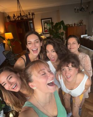 Başak Daşman Instagram - Kutlu doğum haftası başladı @zeynepozan_t ❤️

Ve bebeklerim @sedefavci_  @selenistan  @irem_kahyaoglu @ozlemcconker 🎈🥰