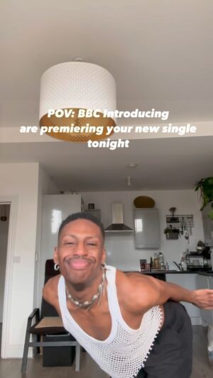 Baby Instagram - @bbcradio1 are premiering my next single “XX” tonight on their introducing rock show!

Huge thanks to @alyxholcombe for showing love to the track. I hope you guys enjoy it!

Tune in to Radio 1 tonight between 1-2am to get first listen 💋✨