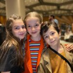 Bade Arazlı Instagram - @cocukkalbifilm ‘inin galasındayız ✨ Tüm oyuncu arkadaşlarımızı tebrik ediyoruz 💕 Dünyanın en çok satan çocuk kitabından uyarlanan bu harika film 3 Mayıs’ta sinemalarda❗️Gişesi bol olsun 🎊