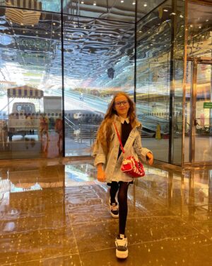 Bade Arazlı Instagram - Bizi de dövsün hayat 🤦🏻‍♀️ Bizi de yorsun varsın 🤦🏻‍♀️ Geciktirirler ancak durduramazlar 🤷🏻‍♀️ Geleceğe akar zaman 🙆🏻‍♀️ Korkan yerinde saysın 💁🏻‍♀️ Bütün boşluklara sızar yeninin gücü azar azar 🙆🏻‍♀️
Bıkmadan 🙅🏻‍♀️ Usanmadan 🙅🏻‍♀️ Yaş alırken yaşlanmadan 🙅🏻‍♀️ Pas tutmadan 🙅🏻‍♀️ Yas tutmadan 🙅🏻‍♀️ Eğilmeden 🙅🏻‍♀️ Bükülmeden 🙅🏻‍♀️ Ezmeden 🙅🏻‍♀️ Ezilmeden 🙅🏻‍♀️ Kin tutmadan 🙅🏻‍♀️ Kül yutmadan 🙅🏻‍♀️