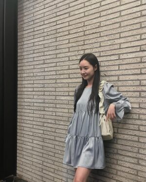 Bae Woo-hee Instagram - #다우렌의결혼 보러👰🏻‍♀️ 너무 신나고 따뜻했다🪽
사랑둥이 성은이랑 함께🖤