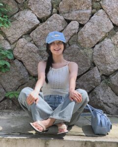 Bae Woo-hee Instagram - 🕶️