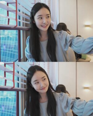 Bae Woo-hee Instagram - #다우렌의결혼 보러👰🏻‍♀️ 너무 신나고 따뜻했다🪽
사랑둥이 성은이랑 함께🖤