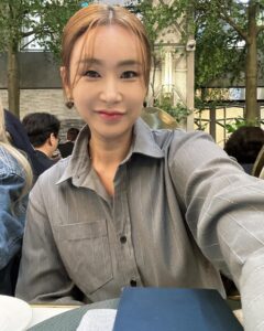 Bae Yoon-jung Instagram - 결혼식분위기 짱👍 우리가 신남 ㅋㅋ