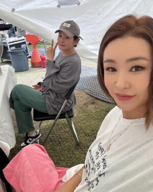 Bae Yoon-jung Instagram - 오늘 오전부터 함께해준 승민이,혜진이,수희 고마워🩵
그리고 열정적으로 수업임해준 그대들 사랑합니다👍
.
.
.
#시포레2024 #노들섬