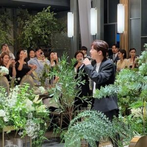 Bae Yoon-jung Instagram - 결혼식분위기 짱👍
우리가 신남 ㅋㅋ
