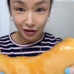 Bae Yoon-jung Instagram - 와... 후숙해서먹으니까 미친맛이네요 ㅋㅋㅋ 왜1년을기다려 5월에만판매해도 난리나는줄알겠어요👍 급하게 진행하는데도 불구하고 노을 메론 알아봐주시고 구매하시는 분들이 많네요❤️ 노을메론은 이 때 아니면 드실수 없답니다 이 시기에만 드실 수 있는 “귀한과일”!! 과즙 팡팡!! 당도는 끝짱 나네요!! 월요일(5/13)까지만 진행하오니 놓치지 마세요~!! 진짜 완전 추천 합니다🍈