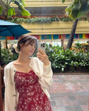 Bae Yoon-kyung Instagram - 흐린 우기 하와이🥲🌧️