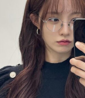 Bae Yoon-kyung Instagram - 🫠