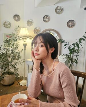 Bae Yoon-kyung Instagram - 🫖🫖