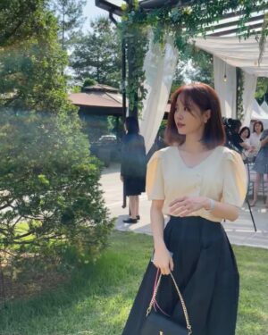 Bae Yoon-kyung Instagram - ☀️💃🏻🤳🏻