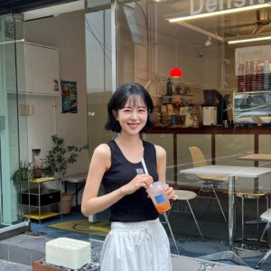 Baek Jin-hee Instagram - 출근길🩵