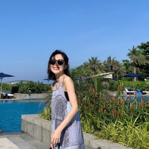 Baek Jin-hee Instagram - 사라져버린나날들🌴