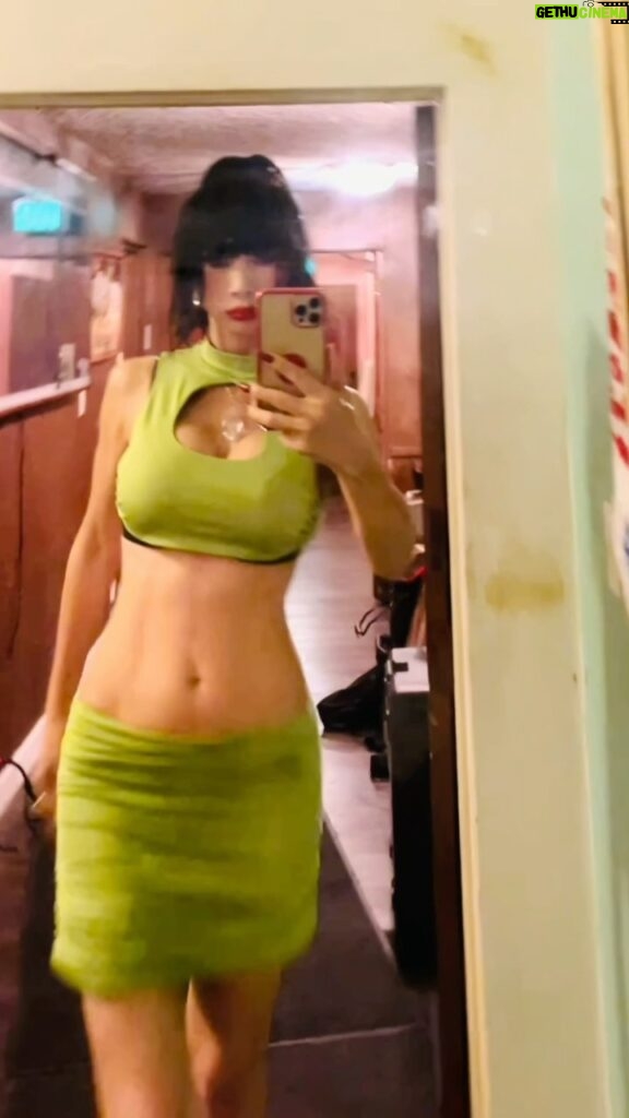 Bai Ling Instagram - Don’t forget to click the link in my bio for my fashion and creation @iambailing @quarantineromancee Me on a #filmset Many people asked me how to be healthy ? How to keep a #healthybody and #healthymind ? It is very important to choose healthy thoughts to think, maybe this is the very first thing we need to do, set and build a very healthy foundation, in order to do this, we have to first of all to build it solidly in our mind. See, we all choose #healthyfood to eat to keep our body healthy and fit , but we often forgot that it’s equally important also to select good positive healthy thoughts to think at all the time, when that become your condition then naturally you will just know what to do with your body and naturally know what to eat to keep your body and spirit healthy. Without that fundamental foundation you will always be struggling. You have noticed so many thoughts coming to your mind all the time, but which one to believe and to allowing it to expand is the question to think about. I have been eating #goodfood indulging myself a bit, I am a little fat, not as fitted , but I know when to stop eating too much, that takes a mind of #selflove to care for your #wellbeing and beauty. Cookie: We all have the wisdom to know about ourselves, it’s build in our system, when you love yourself and value yourself enough, then you will naturally know what to do in all areas of your life. You have the power and wisdom, and I know you got this. Love from #hollywood or from Bai Ling’s #healthyspa #bailingbeautysecret 👍💖😛 #healthylifestyle #healthyeating #healthyliving #healthychoices #fashion #positivevibes #positivequotes #positivemindset #positiveenergy #spa #workout #abs #bailibgmovie #bailingfashion #白靈 #白靈電影 #白靈的小蠻腰 #白靈時尚 #白靈語錄 #健身