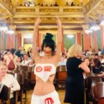 Bai Ling Instagram - Soon 6:50pm live showing you a bit of #magiccastle you can give me stars and subscribe me for live show Friday 10pm Los Angeles time and you can gift me badges 😜👏💖 I love #classicmusic do you? It is because I was growing up with it and learned to play #violin and #pipa as a child. Watch it till the end. If you are in #vienna where #mozart and lot of #amazing #composer are from you have to go to the most #famous #VIENNAMOZARTORCHESTRA #viennamusikverein to listen the most beautiful #concert Here I am Finally got little time to share with you stunning #music in #vienna #austria Mozart and #Beethoven I enjoyed it so much hope you do too. By the way what I am wearing you can find in my #bailinghollywoodshop by click the link in my bio @bailinghollywoodpopularshop @quarantineromancee See you this weekend 7th and 8th at the #hollywoodshow burbank #Marriott Cookie: Music is the food for our soul, it nourishing our internal world that is actually connected to the deep universe, where all the beauty and harmony are from. And music let us to take time to forget time, and lets us simply without thoughts to experience the infinite magic that our mind would not know, but our consciousness. Love 💋😜💖 #bailing #hollywood #fashion #healthylifestyle #positivevibes #positiveenergy #bailingmovie #bailingfashion #白靈電影 #白靈時尚 #白靈的小蠻腰 #abs