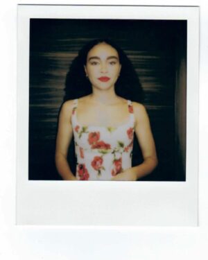 Bailey Bass Instagram - First Fashion Week show🌹@nyfw 
Growing up modeling, it is an absolute dream come true to be a part of New York fashion week✨ I am so so proud to be from NYC so to start my fashion week journey off in my favorite city, supporting an amazing brand was so special. 
Thank you @carolinaherrera for a lovely morning and inviting me to my first Fashion Week show, and super congrats to @wesgordon 🤍

@carolinaherrera @baibaijewelry 
Hair: @hairbycassy 
Makeup: @karinamilan__ 
Nails: @tatiananigay 
Skin: @aisoul_inc 

#nyfw #carolinaherrera