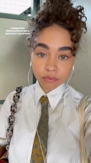 Bailey Bass Instagram - Hi Beauties!!!! How are you all? I’ve been taking a social media break, but I’m back. I’m excited to do vlogs again. I’m actually doing one in my stories today as well. Let me know what content you all want to see. I hope you’ve all been well. Sending good vibes🦋💕💋🤍 #vlogs #nyc #curlygirlie