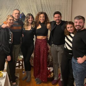 Banu Akdeniz Instagram - Biz kuziler canlar bu kadarız işte 🧿 @kazimakdeniz @sametakdeniiz @birkanakdeniz @zulal_akdeniz @iremkondayakdeniz @melteemakdeniz 🧿❤️