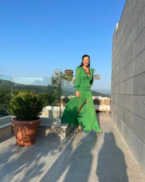 Banu Akdeniz Instagram - Eğlence başlasın 💃💃💃 #aybikesuatevleniyor @mmbahcecik @dogankopal @ozlemyldzmakeup 🧿🧿🧿 #düğünsezonu #instalike #instagood #instagram