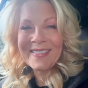 Barbara Niven Instagram - It’s hard to keep the secret of what we are filming, but I will let you know as soon as it is officially announced. Meanwhile, I’m going to see if I can make a snowball for you today during lunch. Love you so much and stay safe out there! xo ❄️ 

#snowdays