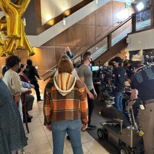 Barbara Niven Instagram - This week’s #throwbackthursday isn’t from very long ago, but in honor of the new #HannahSwensenMystery I wanted to share a few behind the scenes shots taken with some of the amazing cast and crew I get to work with. 💞 It was such a blast making this film! We hope you love it as much as we loved making it. 🥰

“Carrot Cake Mystery: A Hannah Swensen Mystery” premiers tomorrow (Friday) May 19th, 9/8c! 🕵️‍♀️🔍

#hallmarkmoviesandmysteries #sleuthers #carrotcakemurder #hallmarkmystery