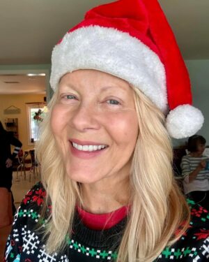 Barbara Niven Instagram - Merry Christmas from me and my family to you and yours. I have so many emotions at Christmas time. It’s hard not to feel the loss of people who are no longer here, but it is a blessing to be surrounded by family and friends that I adore. It’s about making new memories, yet not forgetting the old ones. It’s about being grateful for abundance and gifts, but even more so for the ability to give. And most of all it is about remembering what Christmas really means. 

The holidays should be about compassion and empathy, knowing that so many are struggling now in this world. We who have much, must give much. We must find ways to spread light and love and kindness in big and small ways. 

Please take a moment today and every day to pray for peace, and for a way to help manifest it. I believe that light can outcreate darkness, and I know that together we can create the change this world needs. 

That is my wish and dream for all of us today and as we head into 2024. Love. Light. Laughter. And most of us, peace and happiness and safety for all beings on Earth.

I love you dearly,
Barbara xo

#Christmas #HolidaySeason2023 #MiraclesOfChristmas #countdowntochristmas #countdowntochristmas2023